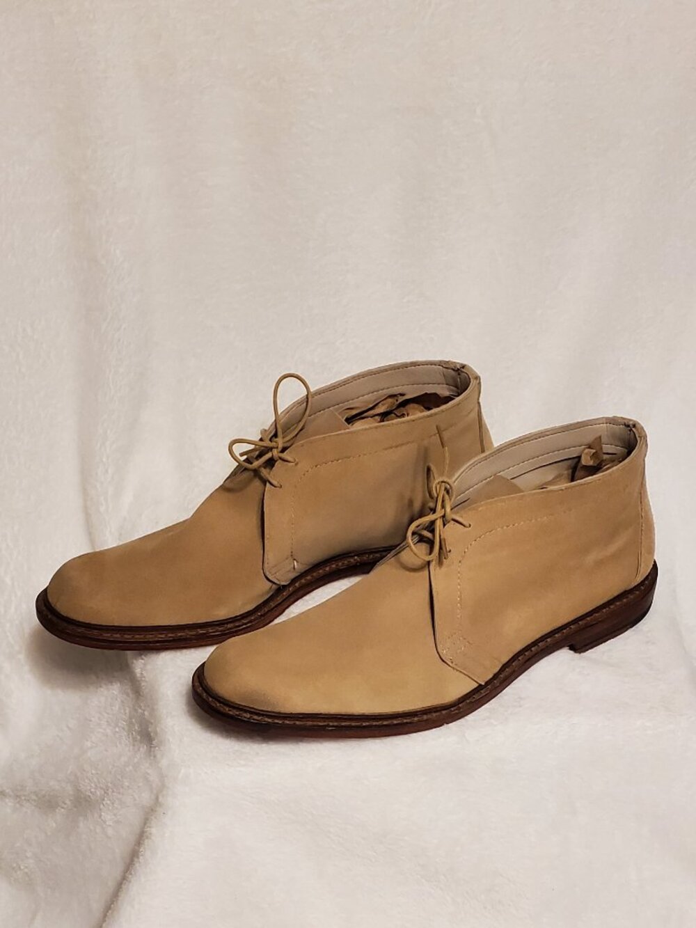 Allen Edmonds Luxury Suede Chukka boot Mens‎ Size 11 1/2 Color: Khaki  EUC!